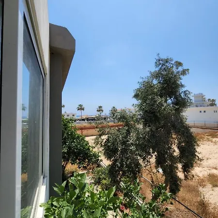 Merab Holidays Annita Court B14 * איה נאפה