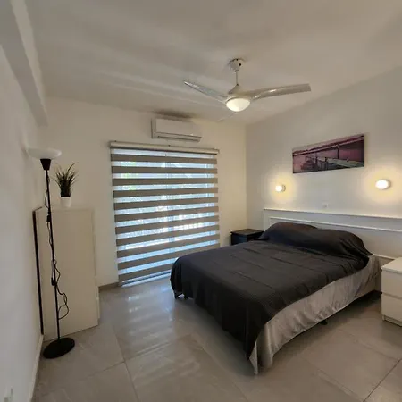 דירה Merab Holidays Annita Court B14 *