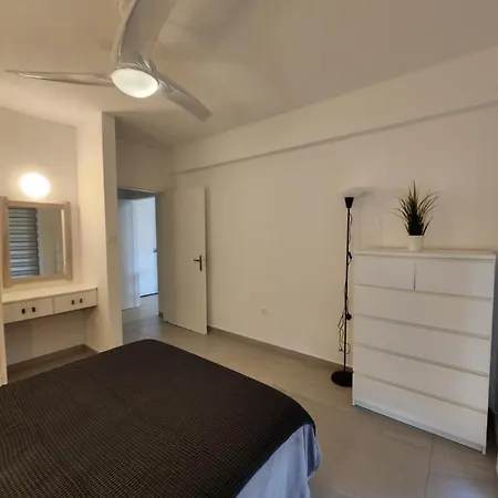 Appartamento Merab Holidays Annita Court B14 *